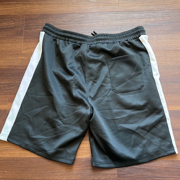 Urban outdoor, men’s athletic shorts, white/black, XL, pockets, new with tags - Picture 6 of 8